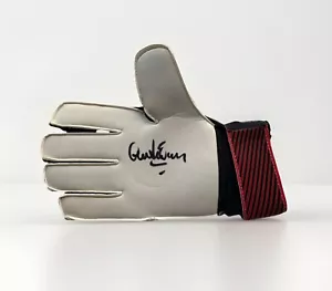 RARE Alex Stepney Manchester United Signed Glove + COA + PROOF 1968 EC FINAL - Picture 1 of 3