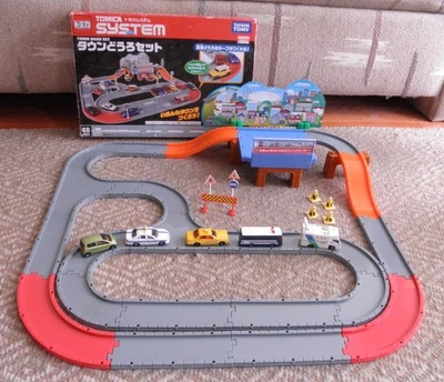 Takara Tomy Tomica Town Road Set with (5) Vehicles (USED READ) - Image 1 of 4