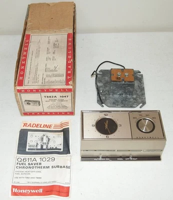¡Nuevo! TERMOSTATO Y TRANSFORMADOR #AT75A1036 HONEYWELL Chronotherm #T882A 1047-1 de colección Foto 1 de 4