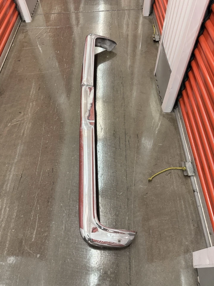 Dodge Polara 500/440/330 1963 parachoques delantero Foto 1 de 4