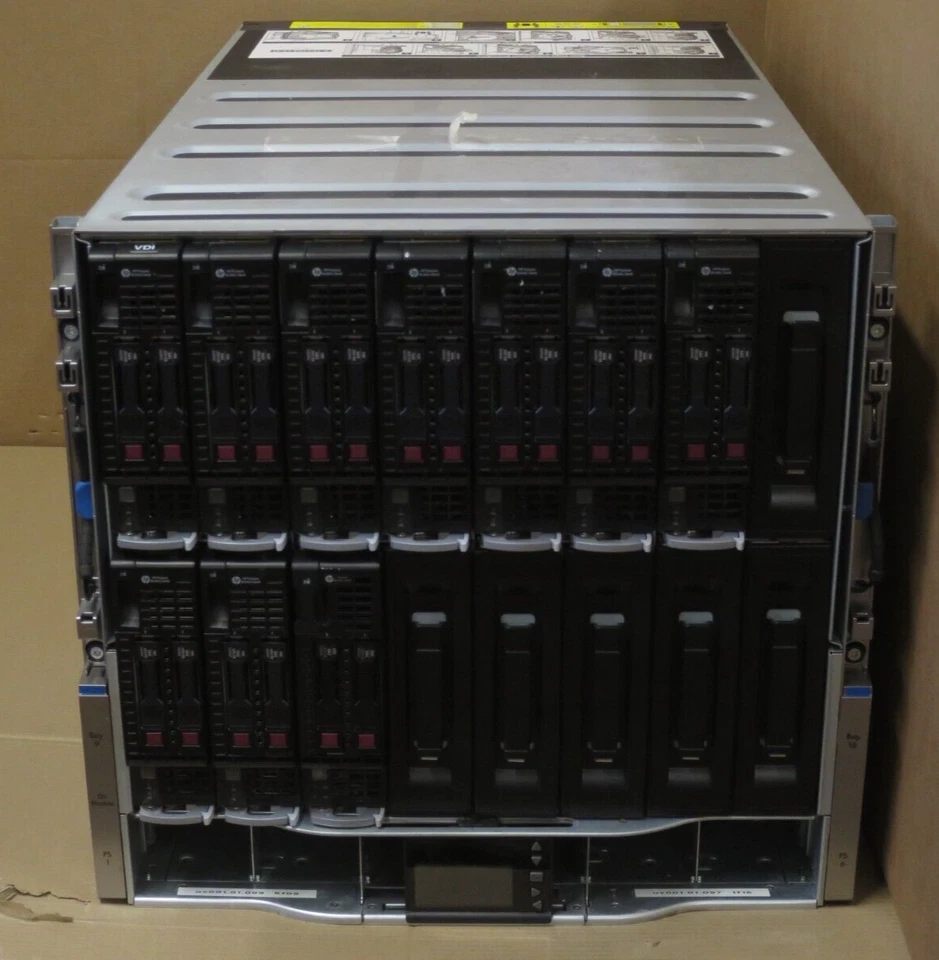 Servidores blade HP BladeSystem C7000 G3 8x BL460c Gen8 1x BL460c Gen9 3264 GB de RAM Foto 1 de 4