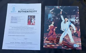SAMSTAG NACHTFIEBER JOHN TRAVOLTA & KAREN LYNN GORNEY AUTOGRAMMIERT 8""x10"" BAS - Bild 1 von 3