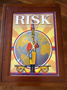 Hasbro Risk en edición de libro de madera vintage - Imagen 1 de 1