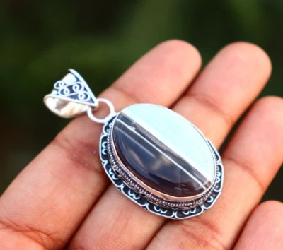 Colgante de plata de ley 925 hecho a mano con piedras preciosas de ágata en rebanada negra Foto 1 de 4