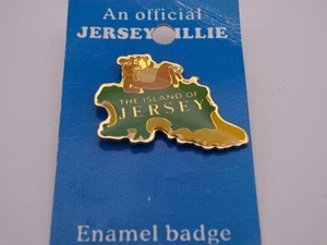 Jersey pin badge the island of Jersey map with a reclining Jersey cow on top - Picture 1 of 2