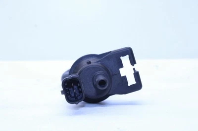 2006-2010 BMW M5 M6 S85 Fuel Tank Breather Valve OEM Used — 第 1/4 张图片