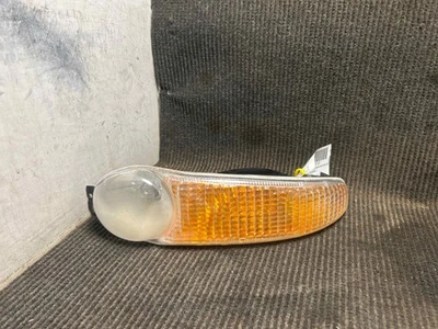 Fits 2001-2006 GMC Yukon Right Turn Signal Lamp OEM:15199555 - Imagem 1 de 4