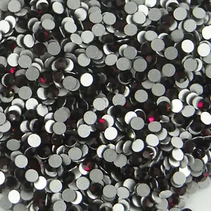 SS8 PR G *** 50 Strasssteine Preciosa Flachboden SS8 (2,40mm) GRANAT - Bild 1 von 4