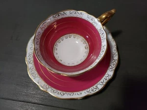 Taza de té y platillo Royal Stafford granate rojo y dorado hueso dorado - Imagen 1 de 6