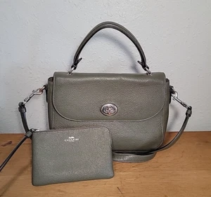 Vintage olivgrüne Coach Umhängetasche oder Top Handle Handtasche mit Handgelenktasche - Bild 1 von 11