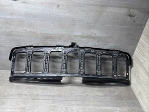 2016 2017 2018 Jeep Grand Cherokee Front Inner Grill Aftermarket - Picture 1 of 13