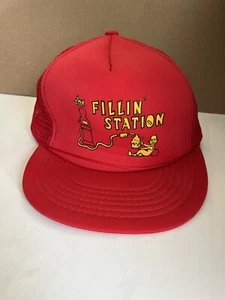 Cappello Camionista Vintage "Fillin' Station" SnapBack Maglia Birra Rossa - Foto 1 di 10