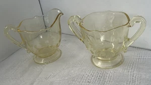 Vidrio Lancaster Jubileo Amarillo Vintage Floral Grabado Patas Crema y Azúcar Abierta - Imagen 1 de 7