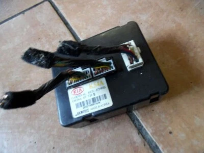 Centralina carrozzeria Kia Carnival I ECU 0K54A67720 - Immagine 1 di 2