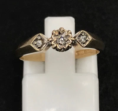 Vintage diamond ring 9ct gold U.K. size K (small fit), three stone, London h’k Foto 1 de 4