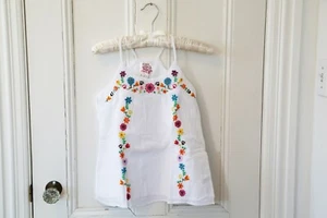 White embroidered sleeveless top - Picture 1 of 4