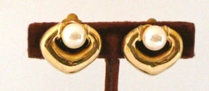 Vintage NEW Clip EARRINGS Goldtone HEART w. Faux PEARL 11 - Imagen 1 de 2