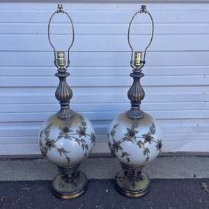 Pair Of Vintage Hollywood Regency Lamps Italian Orb Gold White - Picture 1 of 9