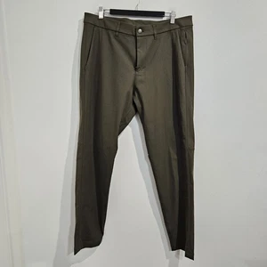 Pantalones chinos Lululemon verde oliva para hombre talla W36 calce ajustado ropa deportiva ligera - Imagen 1 de 14