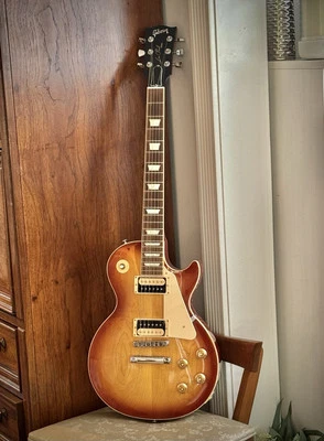 Gibson Les Paul Traditional 2016 Electric Guitar W/Case  MINT Condition - Image 1 of 4