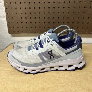 On Cloudvista Damen-Traillaufschuhe Frost/Mineral Damen 8,5 - Bild 1 von 10