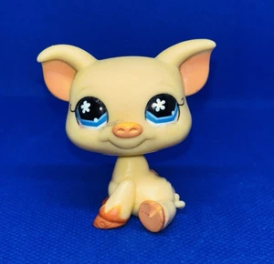 Littlest Pet Shop LPS Yellow Pig Blue Star Eyes Hasbro #475 - Picture 1 of 5