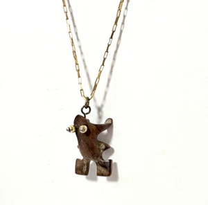 HAND CARVED WOODEN FROG FETISH PENDANT, 20" RECTANGULAR BOX 10K GOLD CHAIN - Picture 1 of 6