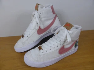 Nike Blazer Mid '77 Catechu Donna Usato Taglia 5 UK 7,5 US 38,5 EUR DC9265-101 - Foto 1 di 15