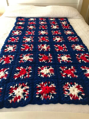 De Colección Granny Cuadrado Rojo, Blanco y Azul Lana Afgana ~ Doble Cama/Sofá Tiro 35x64 Foto 1 de 2