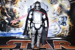 CAPITÁN PLASMA CON BLÁSTER STAR WARS SERIE NEGRA 6 PULGADAS - REF D6948 - Imagen 1 de 3
