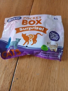 Mini gatos misteriosos Breyer compañero de establo caballo vacaciones regalo de Navidad - Imagen 1 de 1