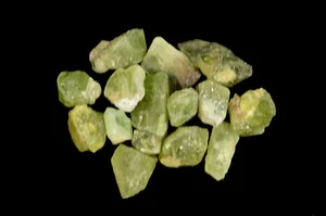 Piedra preciosa áspera para el chakra natural del corazón peridoto crudo 3/4" 2 piezas chakra curativa cristal - Imagen 1 de 2