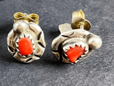 Pendientes de coral nativo de plata de ley Foto 1 de 4