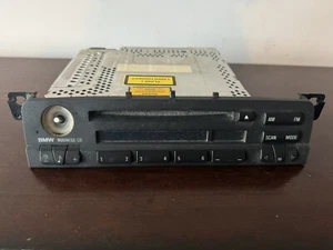 2004 BMW 325 Radio CD53 E46 65126927902 CORE NOT TESTED - Imagen 1 de 8