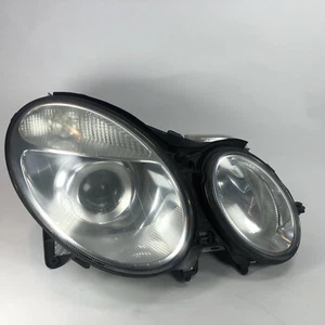 FABRICANTE DE EQUIPOS ORIGINALES 03 - 07 Mercedes-Benz Clase E E E320 faro halógeno (derecho/pasajero) - Imagen 1 de 9