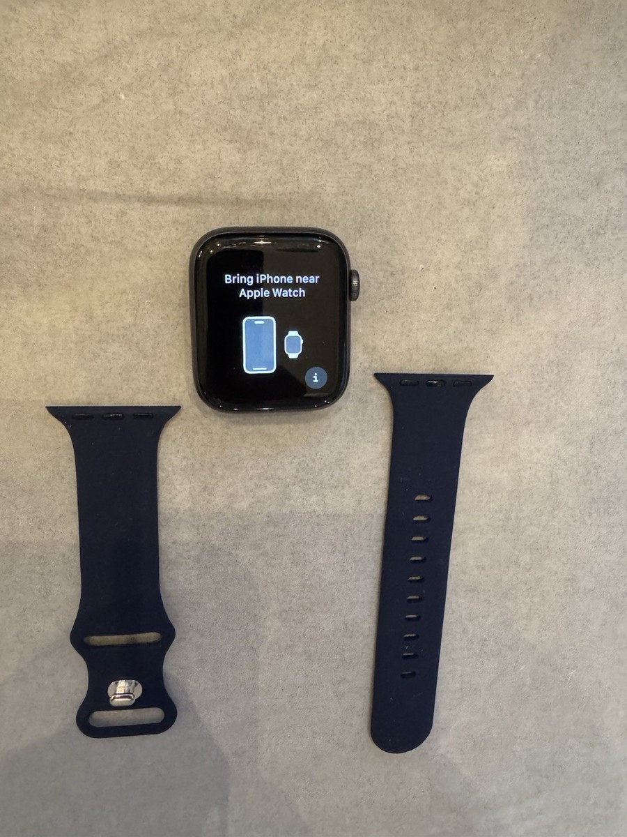 Apple Watch Series 4 Stainless Steel for Sale - eBay Apple Watch Series 4 Stainless Steel for Sale - eBay