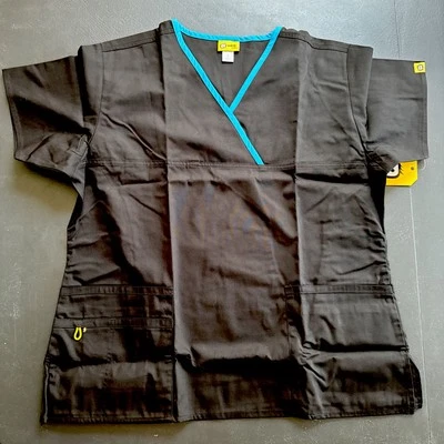 Wonder Wink  Black Scrub Women's Top V Neck Pockets Short Sleeves Size L Sc1-20 - Image 1 of 3