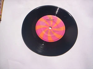 FARON YOUNG "IT'S FOUR IN THE MORNING" 7 INCH 45 1972 - Picture 1 of 2