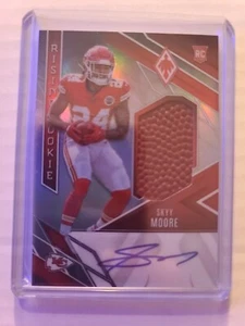 2022 Phoenix Rising Rookie Autograph Ball Relic Skyy Moore RC #RMSSM /149 Chiefs - Picture 1 of 2