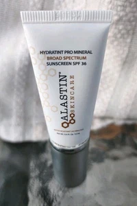 Alastin Hydratint Pro crema solare minerale SPF 36 formato da viaggio 0,4 once spedizione gratuita  - Foto 1 di 2