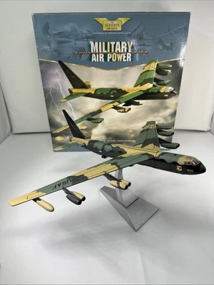 Corgi Aviation AA33503 Boeing B-52D Stratofortress - 56-0689 American Air Museum Foto 1 de 4