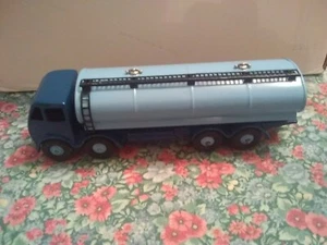 Dinky Toys, 504 Foden 14-ton Tanker, 1st type,     RESTORED  - Picture 1 of 12