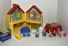 2003 Jazwares Peppa Pig Carrying Case House & Car Lot W/ Accessories
