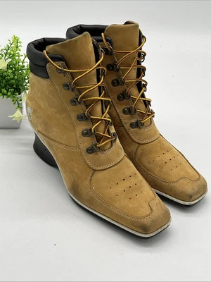 女式棕褐色皮革麂皮绒 Timberland 靴子方头花边 Ups 坡跟 9 二手 — 第 1/4 张图片