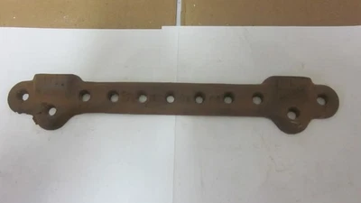 Antiguo soporte de pared de hierro fundido estándar para fregadero baño 10 1/2"" en el centro  Foto 1 de 4