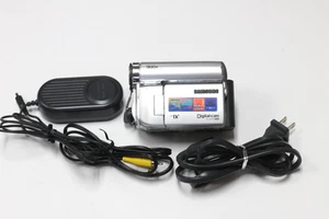 Samsung mini dv digital  video camera SC-D453   *237 - Picture 1 of 6