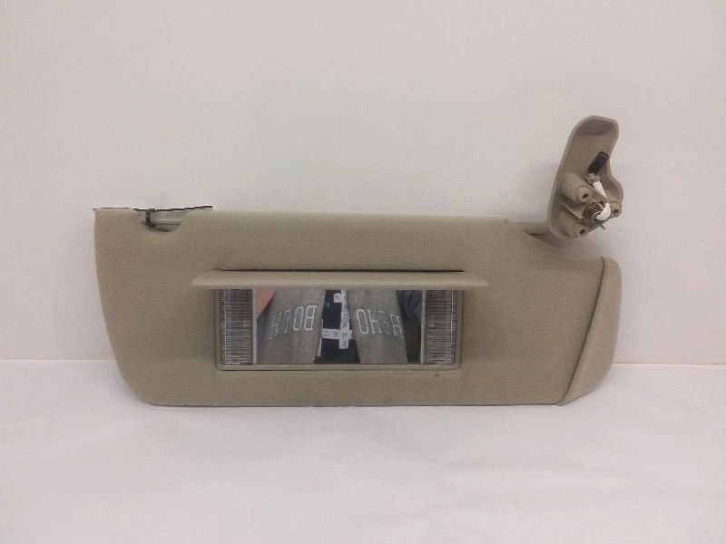 04 05 Chevy Avalanche Pasajero Derecho Parasol Gris Iluminado Foto 1 de 3