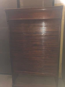 Credenza in legno antico in condizioni ottime. - Foto 1 di 4
