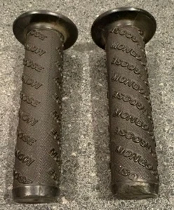 Mongoose BMX Grips mid school black rubber handlebar pair Grips GUC Parts - Picture 1 of 4
