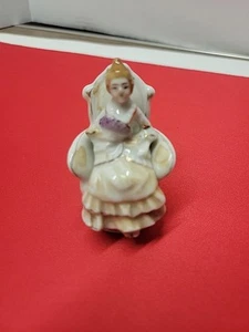 Vintage 2& 1/2" Porcelain Woman Lady In Chair Figurine Made In Occupied Japan  - Picture 1 of 6